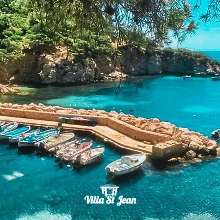 St Jean Vue Pied Dans L Eau * La Ciotat